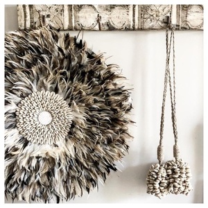 The Door Shell Cowrie Tassel - Natural small 1
