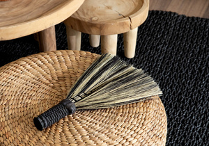 Peria de măturat - Negru Natural small 2