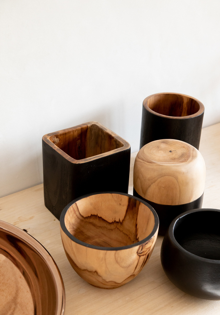 Spectacol Bol din lemn de tec negru BAZAR BIZAR Bondi Collection Bol din lemn de tec negru BAZAR BIZAR Bondi Collection