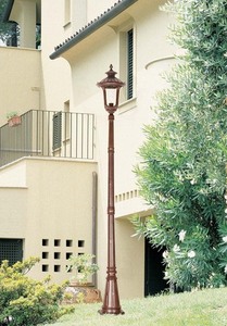 Chicago 1 Light Medium Lamp Post Elstead small 1