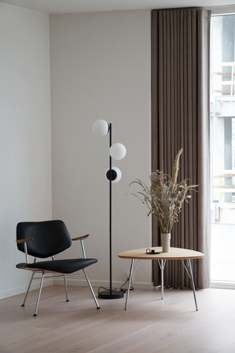 Verifica Lampă de podea Lilly Black/Opalwhite de Nordlux