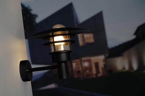 Verifica Lønstrup 32 lampă de perete Black Nordlux
