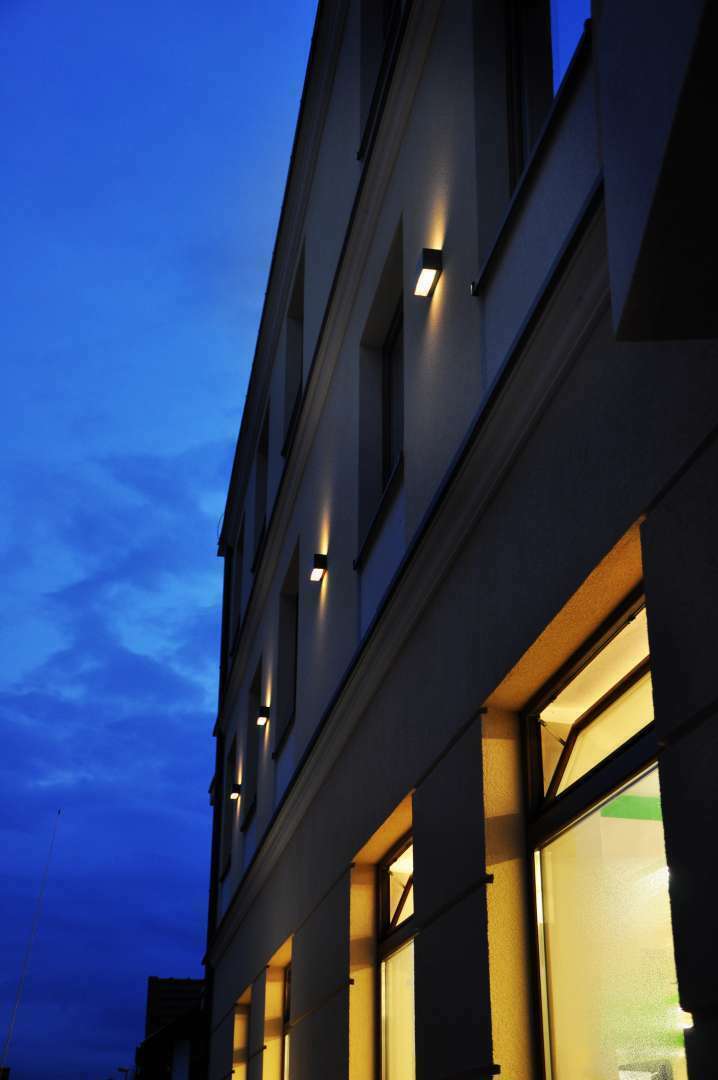 previzualizare Asker Big Pro 5085 Negru 9005 Norlys lampă de perete pentru exterior. Asker Big Pro 5085 Negru 9005 Norlys lampă de perete pentru exterior.