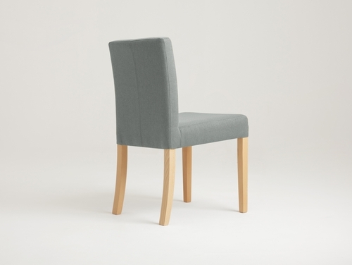 Verifica Scaun CustomForm Wilton Chair, tapițerie Rich et90 platină, picioare din fag natural, înălțime scaun 47 cm