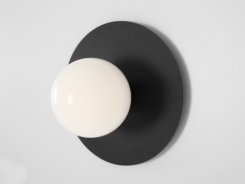 Verifica Aplică CustomForm SKIVA BALL S – neagră, cu abajur opal