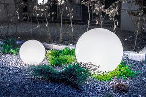 LUNA BALL 25 cm – Bilă decorativă de grădină cu kit de instalare – rezistentă la raze UV small 3