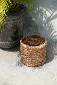 Coș împletit din zambilă de apă BAZAR BIZAR The Choppy Basket natural Ø36 cm small 6