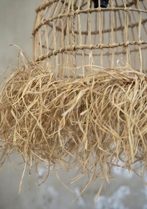 Abajur suspendat BAZAR BIZAR Casita S din iarbă mendong, natur 40 × 65 cm small 1