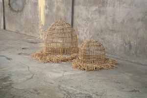 Abajur suspendat BAZAR BIZAR Casita S din iarbă mendong, natur 40 × 65 cm small 7