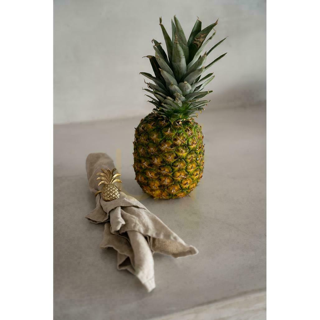 Afişa Inel de șervețel ananas BAZAR BIZAR alamă aurie, colecția Napkin Rings Inel de șervețel ananas BAZAR BIZAR alamă aurie, colecția Napkin Rings