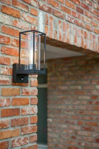Verifica Lampă de perete exterior Lutec Flair negru cu senzor de mișcare 5288802012