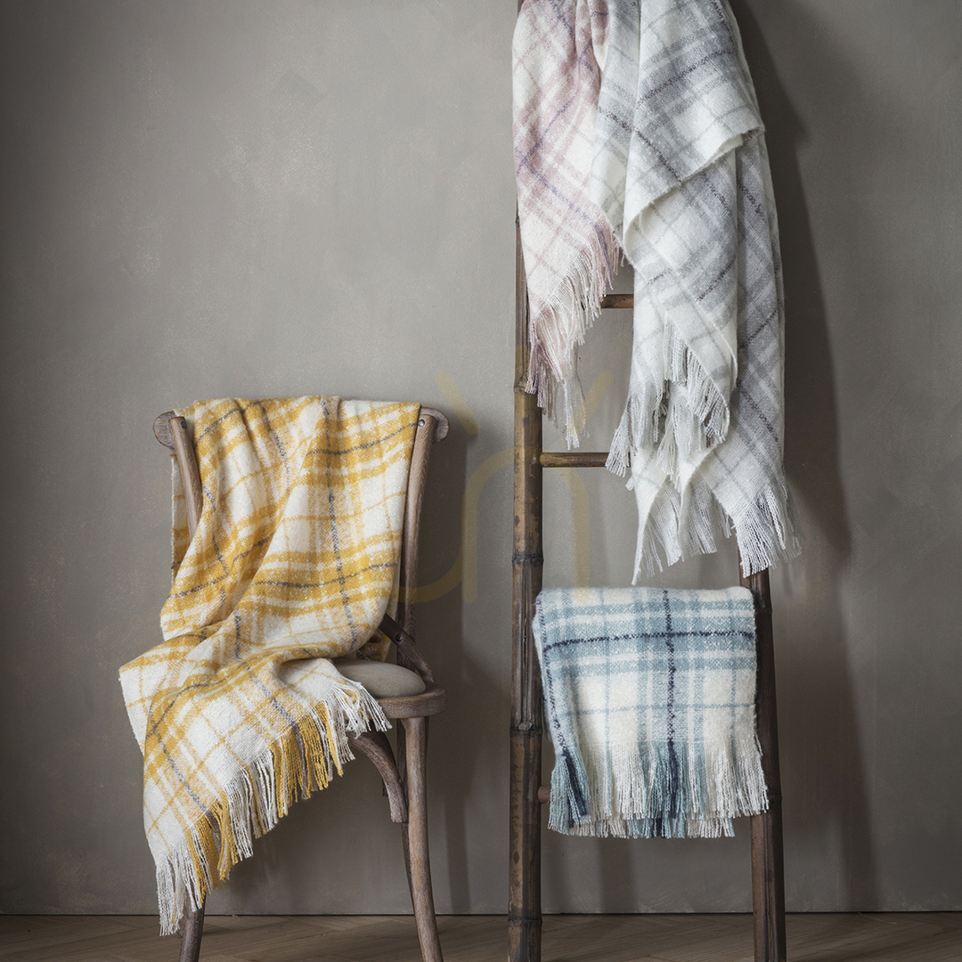 previzualizare Pled Gallery Direct gri în carouri din mohair artificial 130x180 cm 5055999238878 Pled Gallery Direct gri în carouri din mohair artificial 130x180 cm 5055999238878