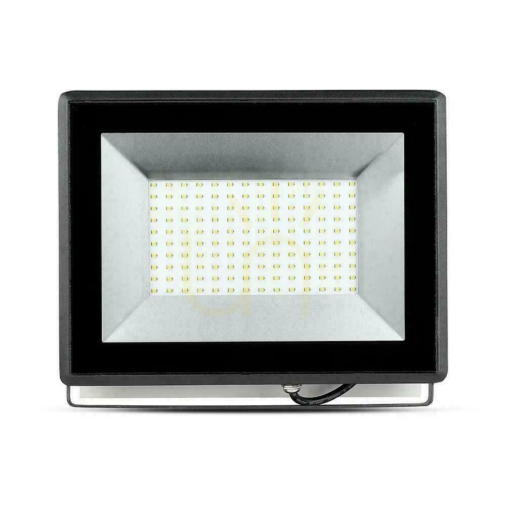 Vedere V-TAC 100W SMD E-Series LED proiector negru VT-40101 4000K 8700lm. V-TAC 100W SMD E-Series LED proiector negru VT-40101 4000K 8700lm.
