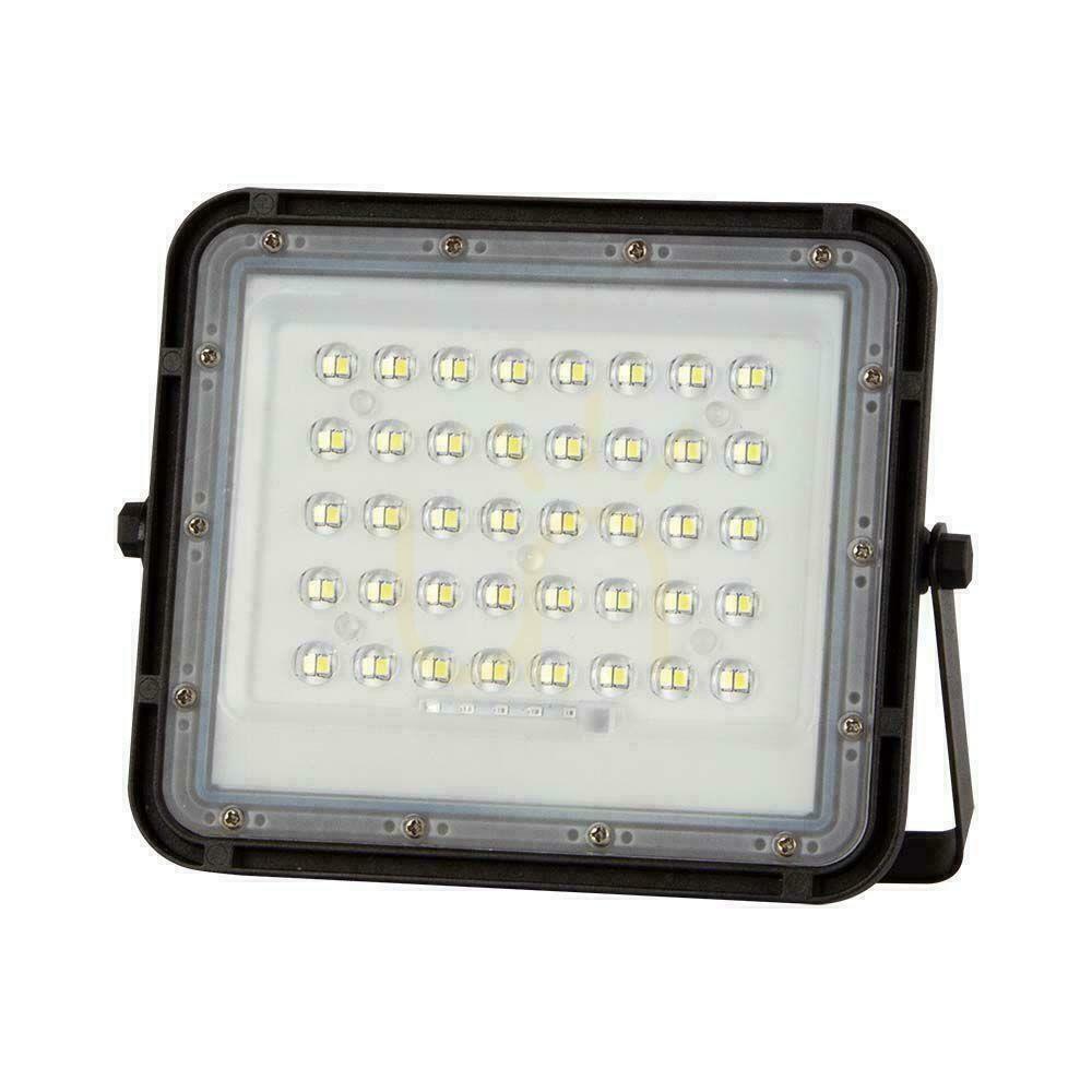 Vedere V-TAC 10W Solar LED proiector telecomandă, AUTO, temporizator, IP65 negru VT-80W 6400K 800lm V-TAC 10W Solar LED proiector telecomandă, AUTO, temporizator, IP65 negru VT-80W 6400K 800lm
