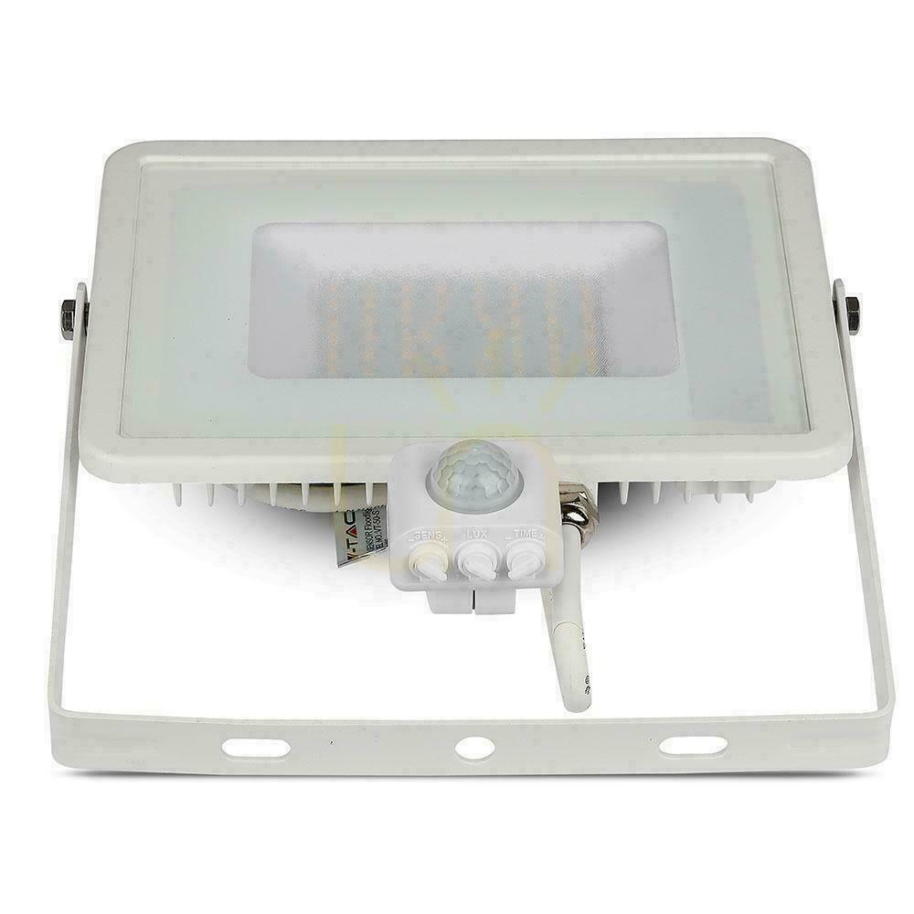 Vedere Proiector LED V-TAC 50W SAMSUNG CHIP Senzor de mișcare Funcție de oprire alb VT-50-S-W 3000K 4000lm 5 ani garanție Proiector LED V-TAC 50W SAMSUNG CHIP Senzor de mișcare Funcție de oprire alb VT-50-S-W 3000K 4000lm 5 ani garanție