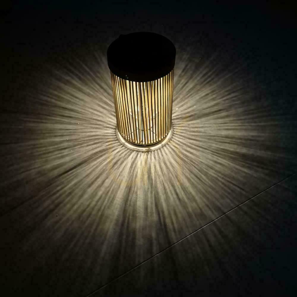 Spectacol V-TAC Lampă solară portabilă 3-5W LED IP65 Telecomandă VT-7653 3000K. V-TAC Lampă solară portabilă 3-5W LED IP65 Telecomandă VT-7653 3000K.