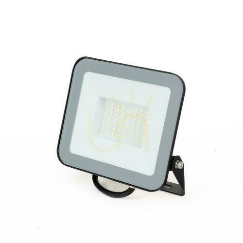Verifica Proiector LED V-TAC 50W 100Lm/W Cablu 1mb SAMSUNG CHIP Negru VT-44055 6500K 4270lm 5 ani garanție