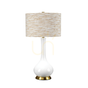 Lampă de masă Milo din ceramică albă, alamă patinată, abajur Linear Antique E27 Elstead small 0