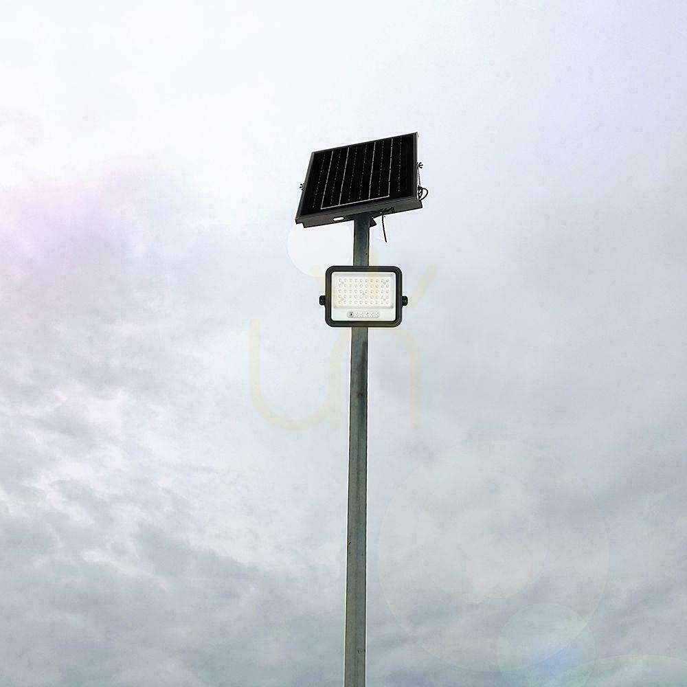 Afişa V-TAC 100W CCT solar LED proiector de la distanță cronometru automat IP65 negru VT-104W 1000lm 3 ani garanție V-TAC 100W CCT solar LED proiector de la distanță cronometru automat IP65 negru VT-104W 1000lm 3 ani garanție