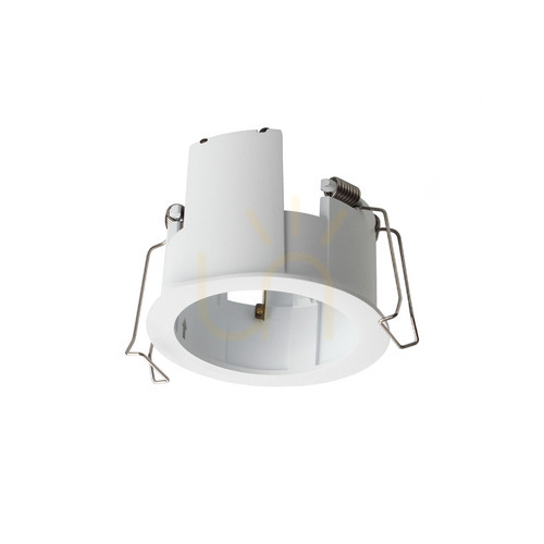 Verifica Accesoriu iluminat Ideallux BEYOND alb metal aluminiu Ø8,8 cm 370064