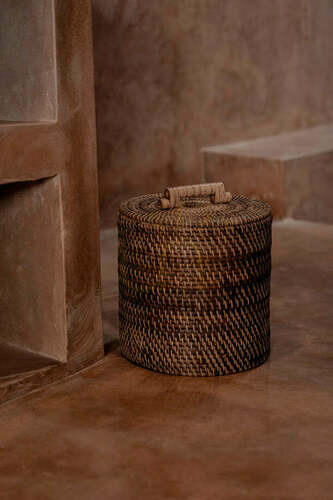 Verifica Coș din ratan cu capac Bazar Bizar Rattan Bin Low maro natural Ø25 cm, h 34 cm