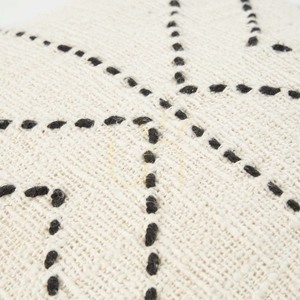 Husă pernă Tribal natural negru 50x50 cm small 3