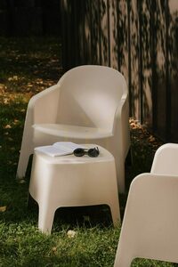 Scaun de grădină Milane FMIK768 cu cotiere – din fibră de carbon, de la FERNE 3 Scaun de grădină Milane FMIK768 cu cotiere – din fibră de carbon, de la FERNE small 3