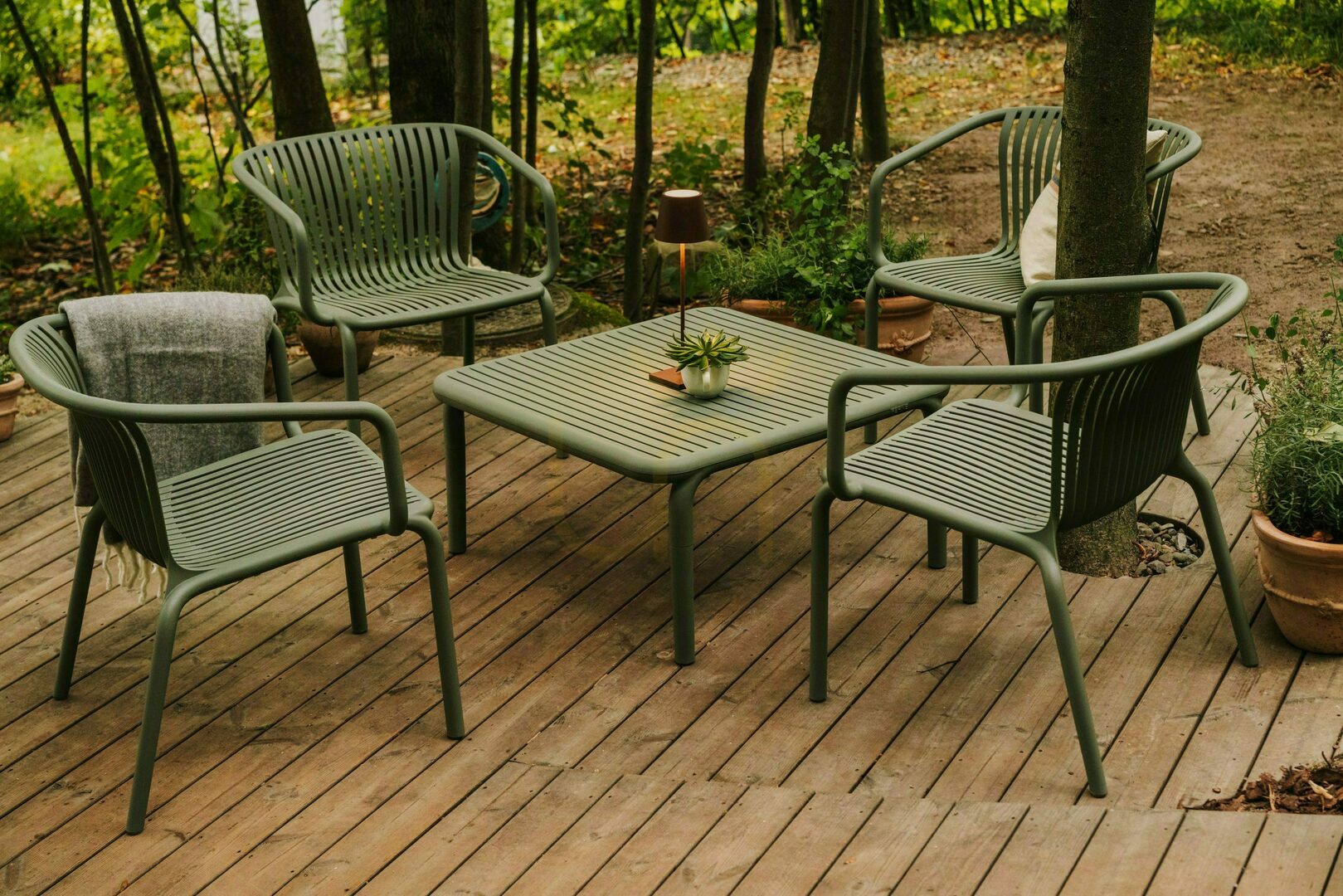 Afişa Măsuță de cafea pentru exterior Brene FBRS884 – Verde, de la FERNE Măsuță de cafea pentru exterior Brene FBRS884 – Verde, de la FERNE