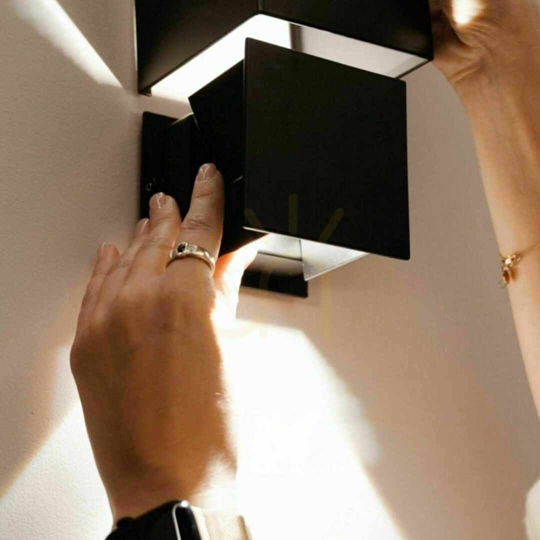Afişa Aplică de perete LED s.luce Ixa antracit, senzor mișcare, IP44, pătrată 10 cm Aplică de perete LED s.luce Ixa antracit, senzor mișcare, IP44, pătrată 10 cm