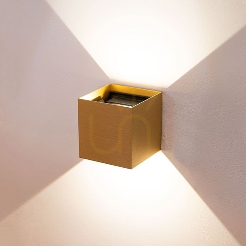 Verifica Aplica de perete LED s.luce Ixa aurie pătrată cu senzor de mișcare, IP44, 10 cm