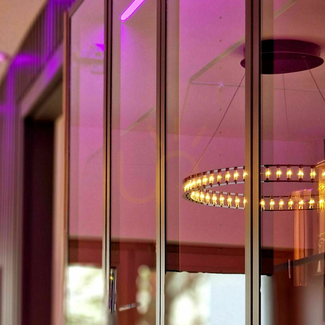 previzualizare Lampa suspendată LED s.luce Atom Ring neagră Ø80 cm, dimabilă, metal, 3000K Lampa suspendată LED s.luce Atom Ring neagră Ø80 cm, dimabilă, metal, 3000K