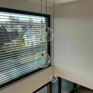 Pendul s.luce Orb Modular cu 3 lumini, sticlă fumurie și transparentă, rozetă albă small 10