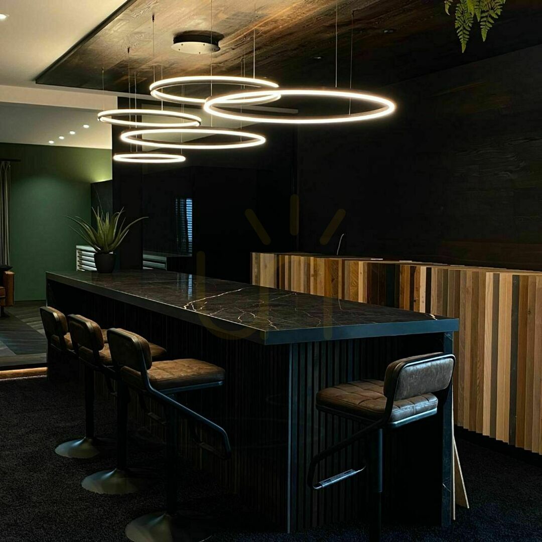 Spectacol Lustră suspendată LED s.luce Ring neagră 5 inele 120 cm dimabilă Lustră suspendată LED s.luce Ring neagră 5 inele 120 cm dimabilă