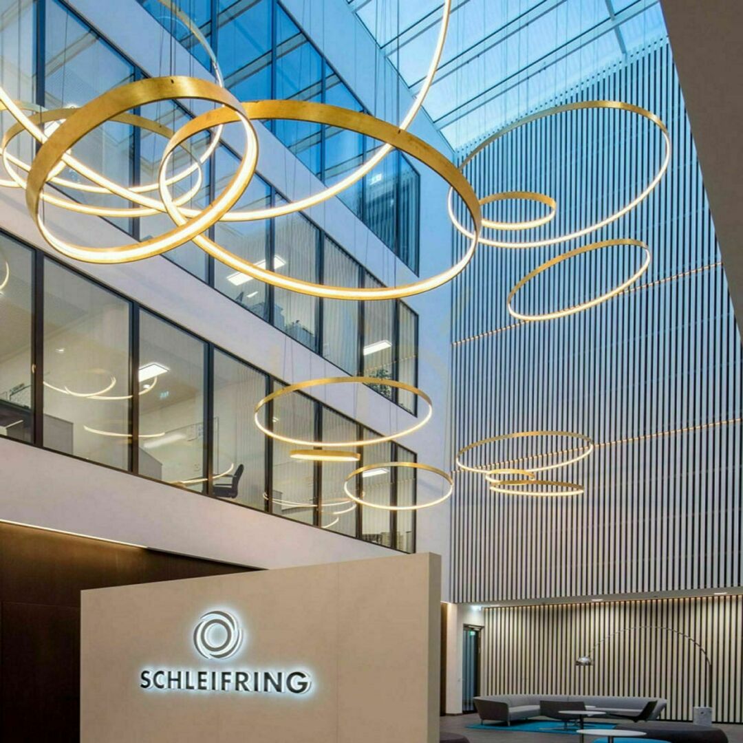Spectacol Lustră LED suspendată s.luce Ring neagră Ø180 cm 4000K reglabilă Lustră LED suspendată s.luce Ring neagră Ø180 cm 4000K reglabilă