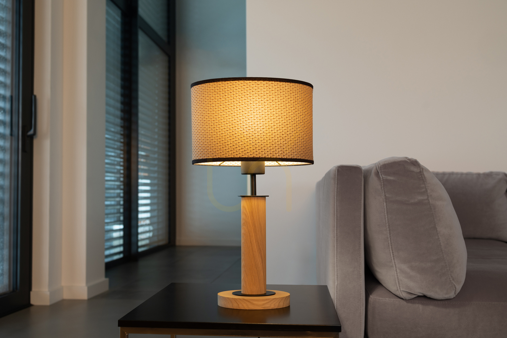 Spectacol Lampa de podea Mercedes, stejar uleiat/negru, abajur maro-negru-auriu, 1xE27, 25 cm Lampa de podea Mercedes, stejar uleiat/negru, abajur maro-negru-auriu, 1xE27, 25 cm