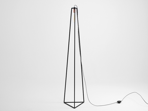 Verifica Lampă de podea CustomForm TRIMETRIC FLOOR neagră RAL 9005 E27 150 cm