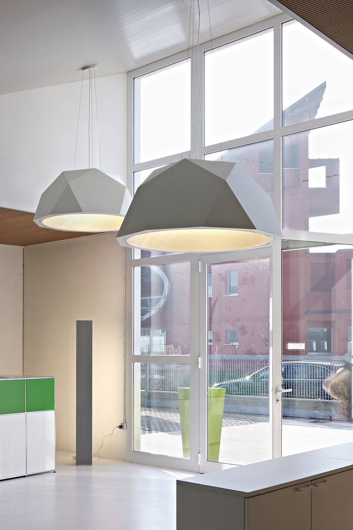 Verifica Lampa suspendată Fabbian Crio D81 8W 115cm - Lemn închis - D81 A13 48 Lampa suspendată Fabbian Crio D81 8W 115cm - Lemn închis - D81 A13 48